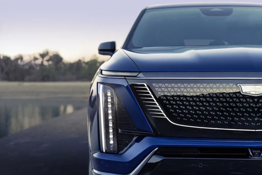 CADILLAC VISTIQ 15 Motor16