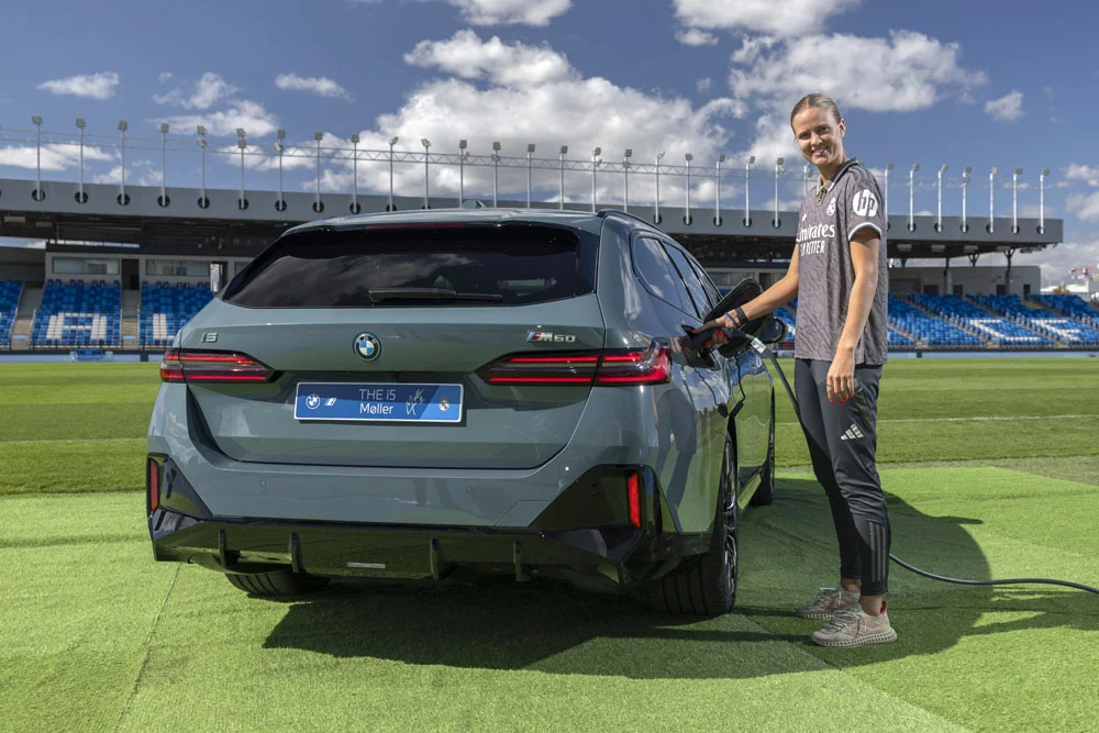 COCHES BMW REAL MADRID FEMENINO 9 Motor16