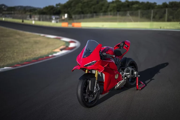 Nueva Ducati Panigale V4 2025. Más radical que nunca