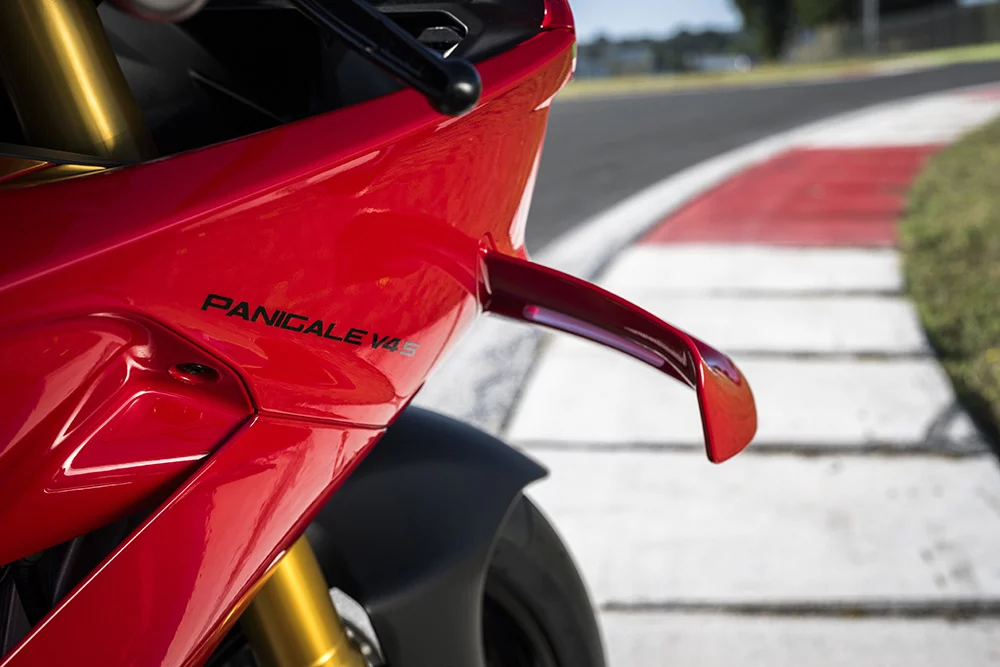 Ducati Panigale V4 2025 57 Motor16