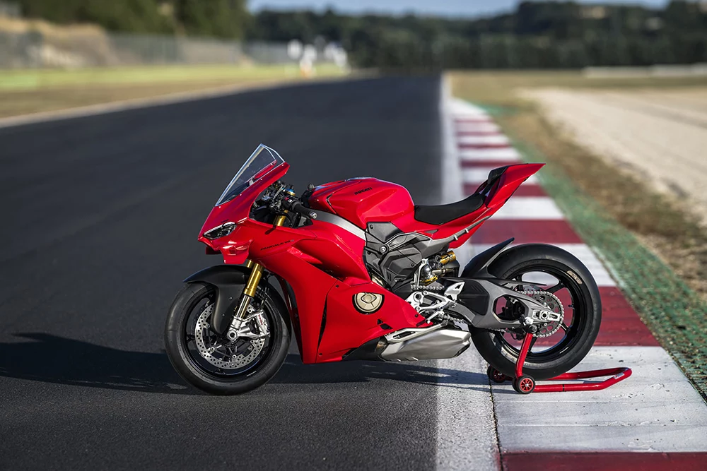 Ducati Panigale V4 2025 7 Motor16