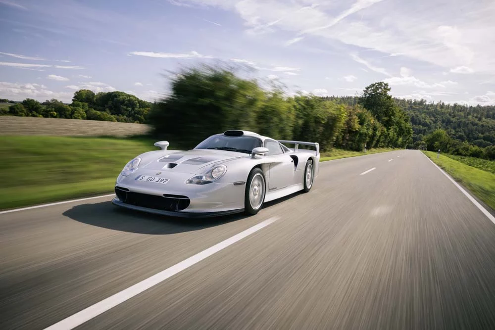 Porsche 911 GT1