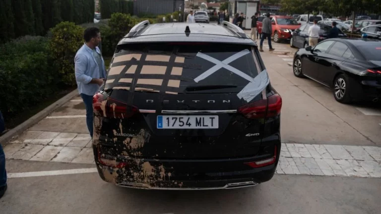 Los detalles del SsangYong en el que Pedro Sánchez visitó Paiporta