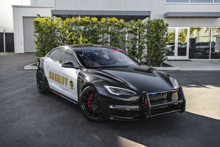 Los malos tiemblan… el primer Tesla Model S Plaid para la policía ya es una realidad