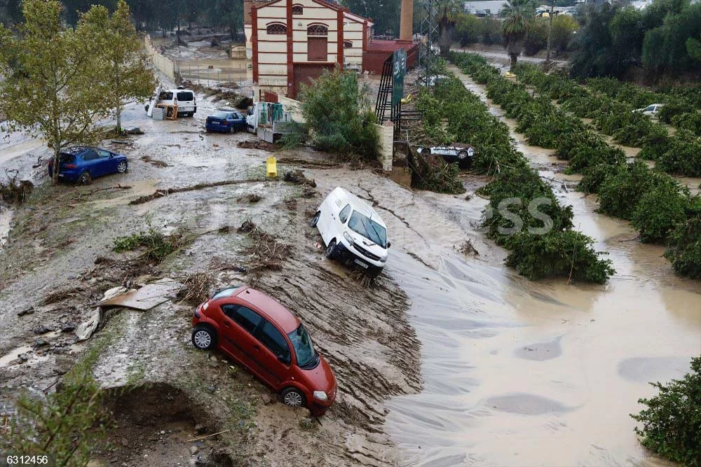 Vehículos afectados por la DANA en Valencia.