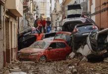 El barro de Paiporta: Así son los coches oficiales de Pedro Sánchez, que cuestan mucho más que el Rexton