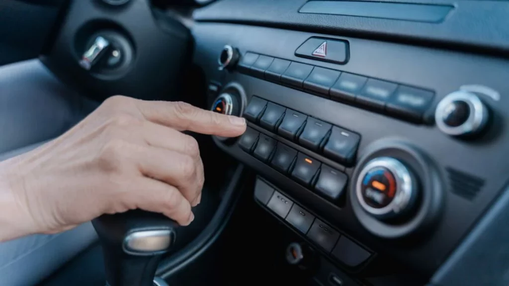 Los botones como reflejo del balance en la industria automotriz