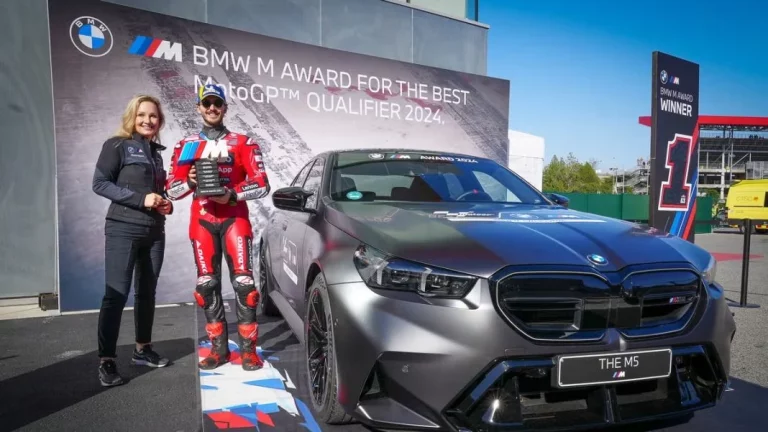 Bagnaia le ganó este impresionante coche de 160 mil euros a Jorge Martín