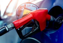 Ahorra hasta 500 euros al año en gasolina gracias a la DGT y a estos 5 consejos