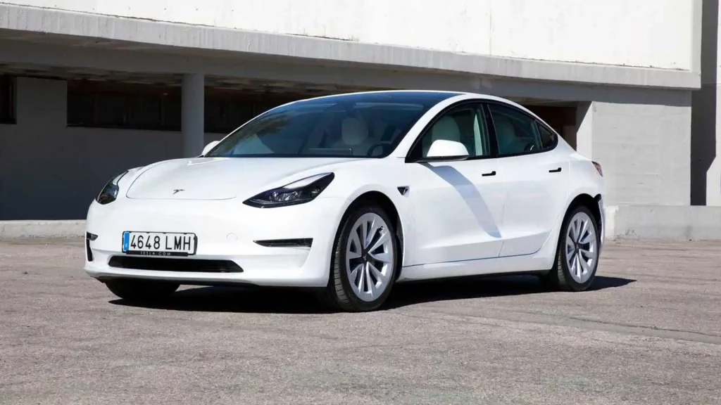 El Tesla Model 3 que se puede comprar por 20 mil dólares