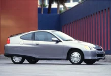 El Insight, el primer híbrido de Honda, está de cumpleaños