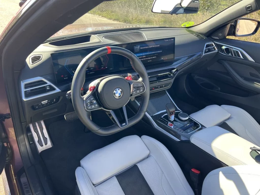 2024 BMW M4 Cabrio Competition M xDrive. Imagen interior.