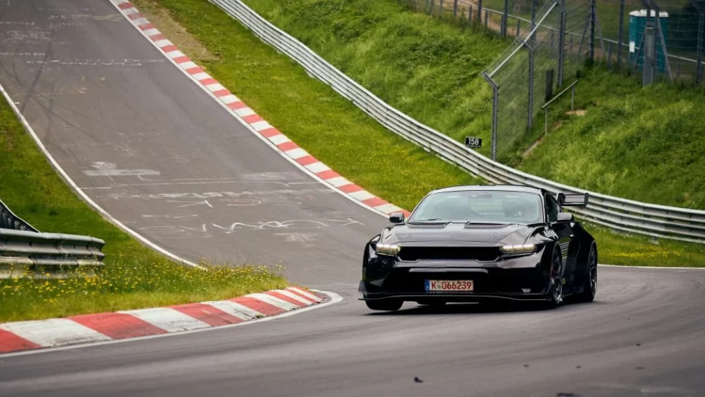 2024 Ford Mustang GTD. Nürburgring. Imagen movimiento.