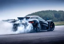 El Koenigsegg Jesko se merienda el circuito de los chicos de Top Gear