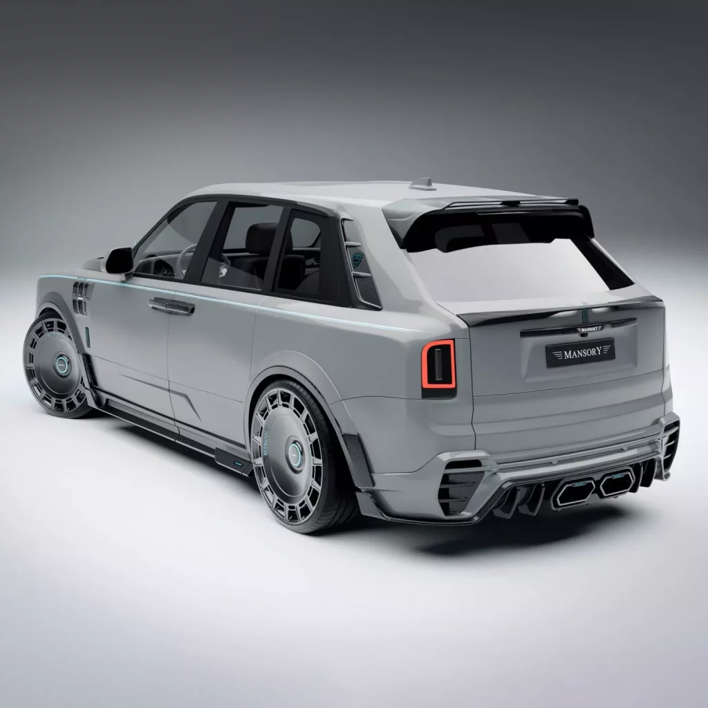 2024 Mansory Rolls-Royce Cullinan Series II. Imagen trasera.