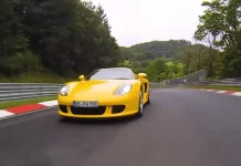 Al Porsche Carrera GT le hacen volar en Nürburgring unos nuevos zapatos