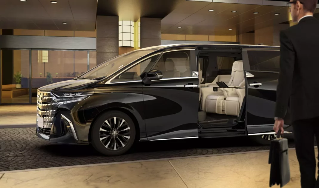 2024 Toyota Alphard. Imagen portada.