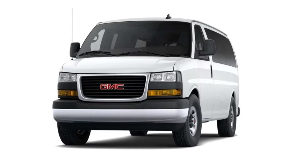 2025 gmc savana 1 Motor16