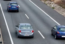 El truco definitivo para saber si te puedes cambiar de carril mientras conduces