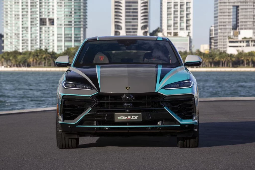 LAMBORGHINI URUS MIAMI 10 Motor16