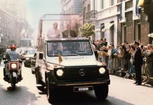 45 años de Mercedes Clase G: en 1980, Juan Pablo II estrena “papamóvil”