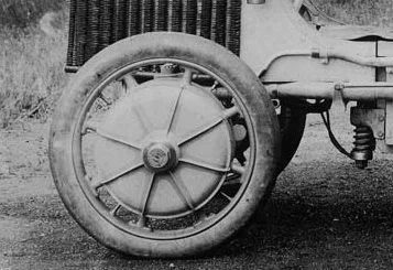 Motores eléctricos en las ruedas delanteras utilizados por Porsche en 1900