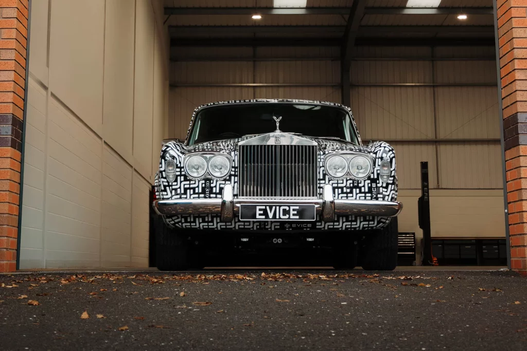 prototype rolls royce silver shadow ev by evice 100953370 h Motor16