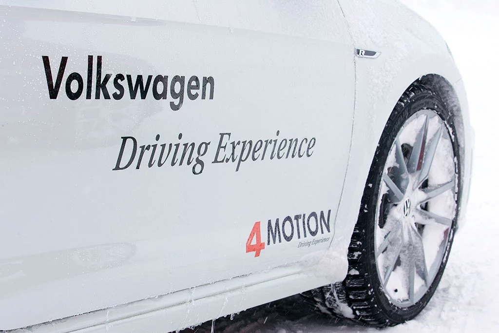 volkswagen driving experience sobre nieve 1 Motor16