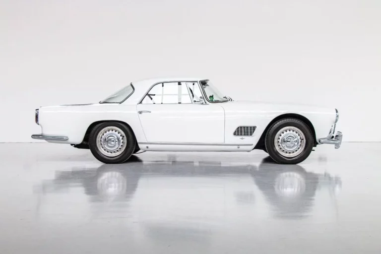 Este Maserati 3500 GT carrozado por Touring es una de las estrellas de Rétromobile 2025