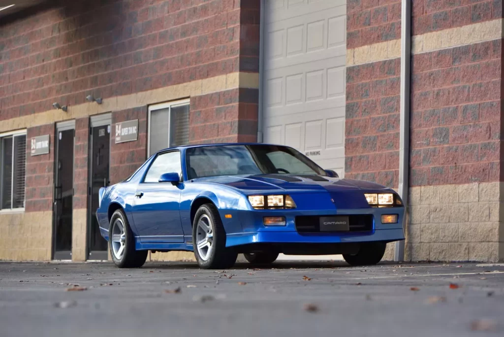 1990 Chevrolet Camaro IORC Z Mecum 12 Motor16