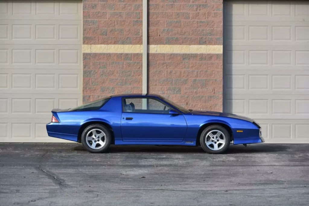 1990 Chevrolet Camaro IORC Z Mecum 26 Motor16