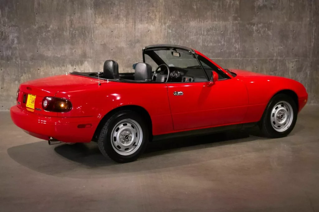 1990 Mazda MX 5 Miata 11 Motor16