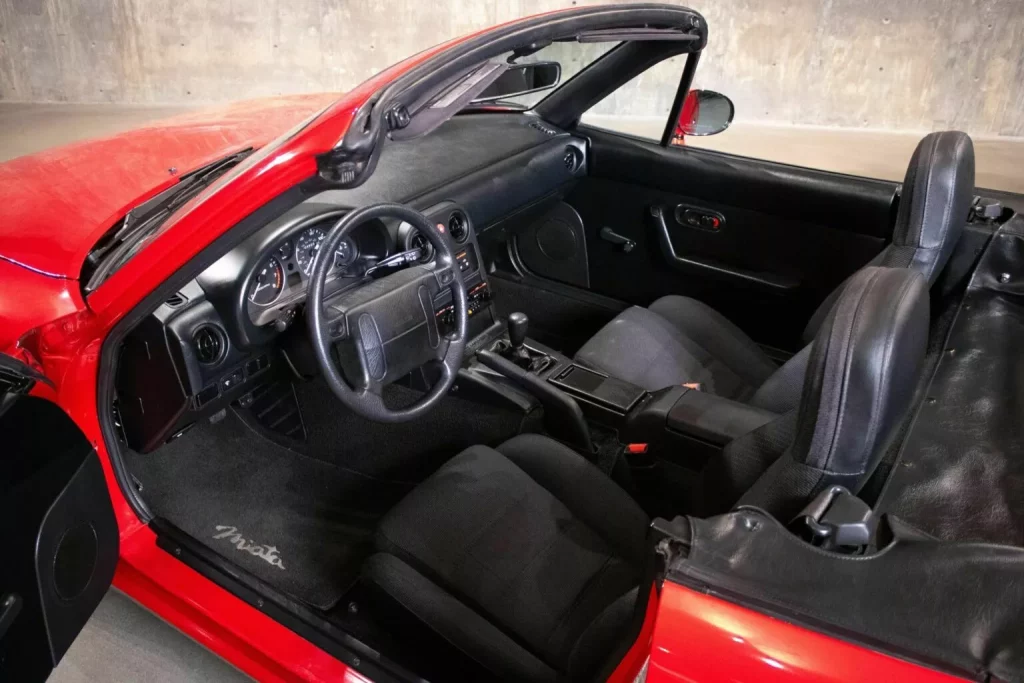 1990 Mazda MX-5 Miata. Subasta. Imagen interior.