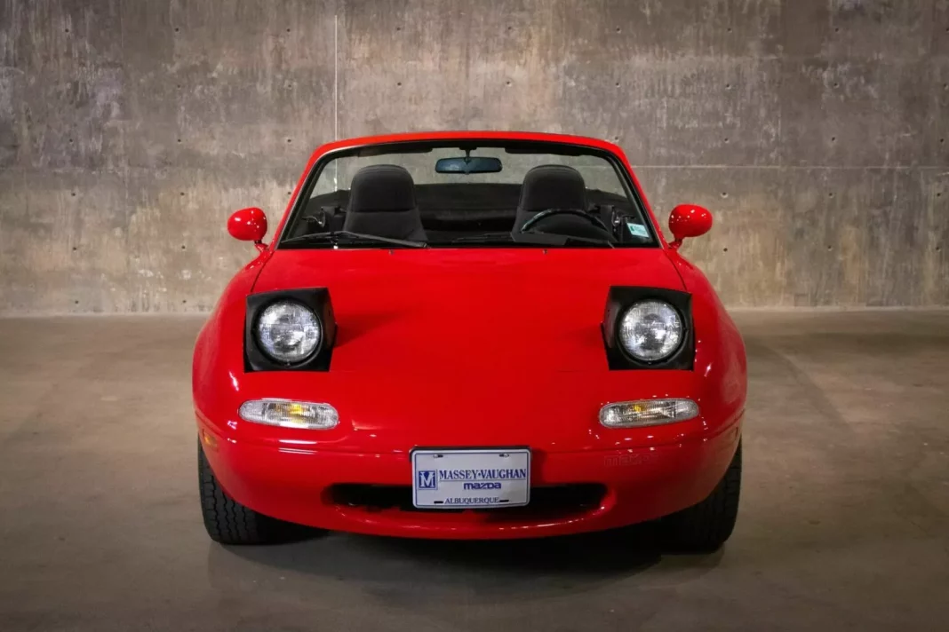 1990 Mazda MX-5 Miata. Subasta. Imagen portada.