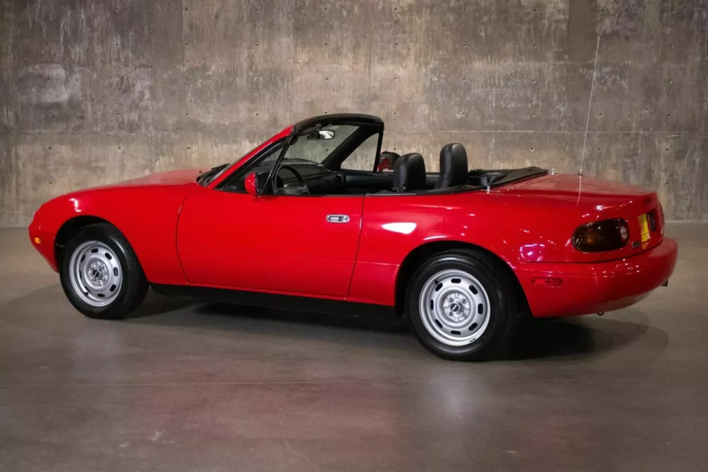 1990 Mazda MX 5 Miata 9 Motor16