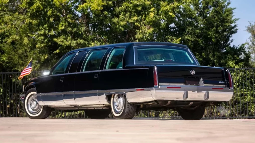 1996 cadillac fleetwood brougham presidencial mecum 2 Motor16