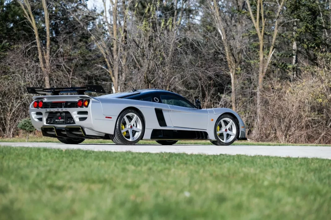 2007 Saleen S7 LM Sotheby's. Imagen portada.