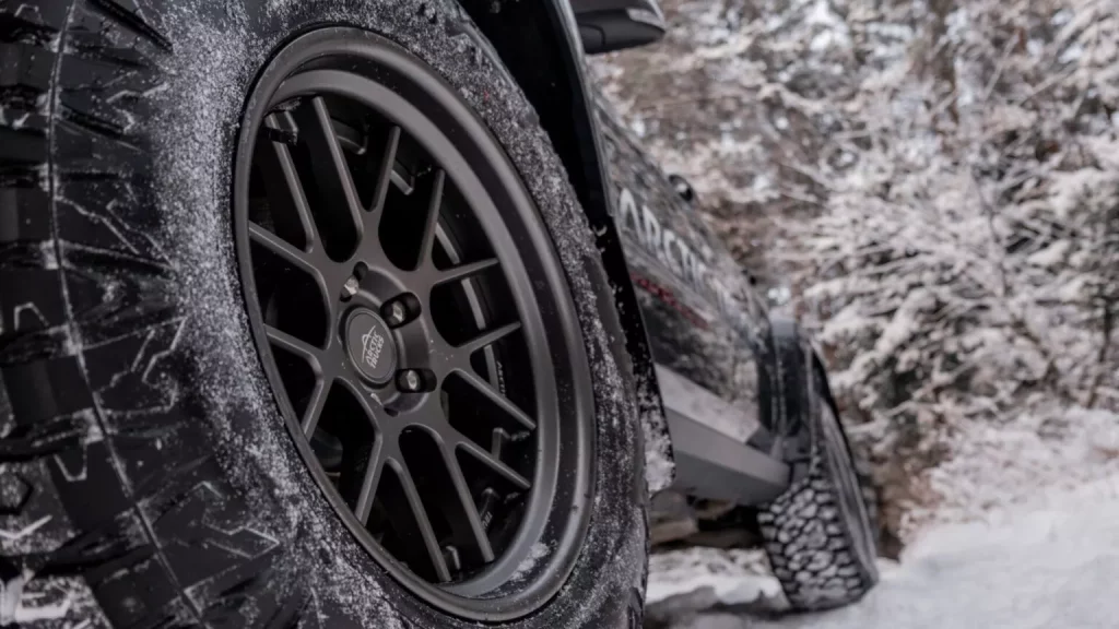 2025 Arctic Trucks Jeep Grand Cherokee. Imagen detalle.