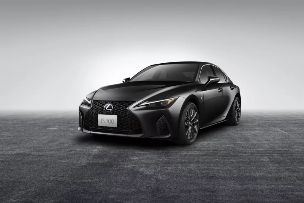 2025 Lexus IS Japon 2 Motor16