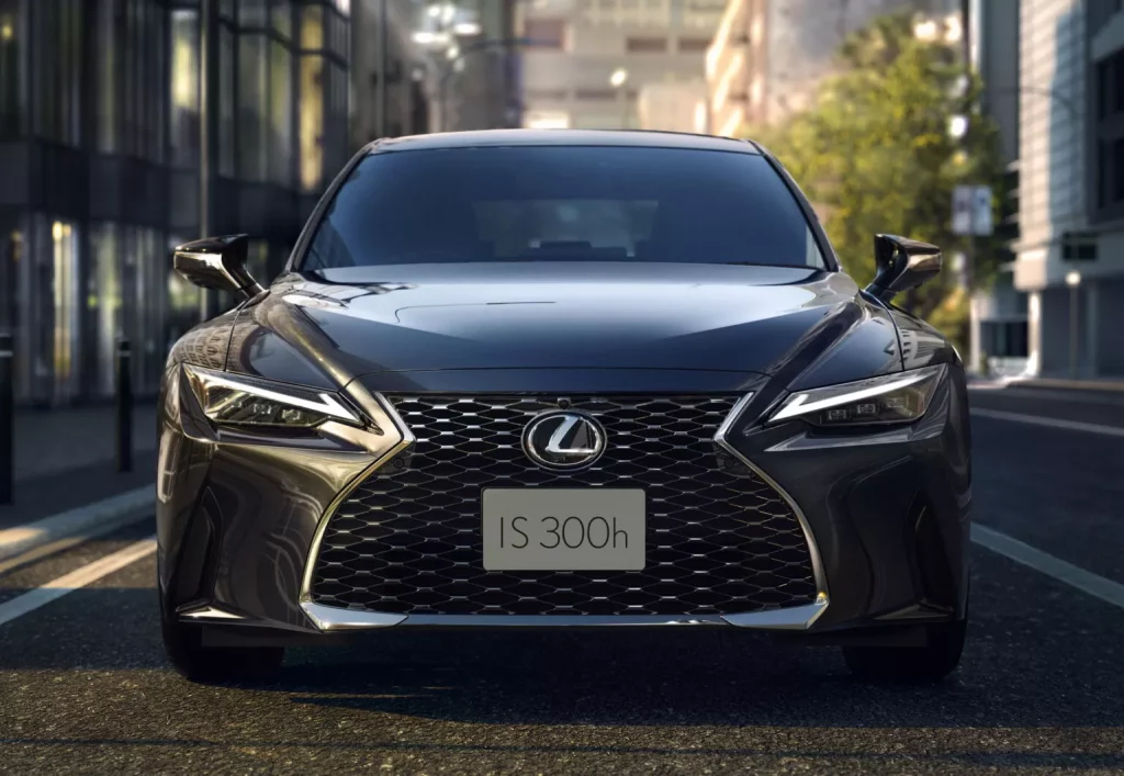 2025 Lexus IS Japon 7 Motor16