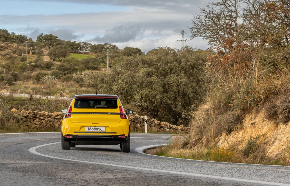 2025 Renault 5 E Tech iconiq prueba 26 Motor16