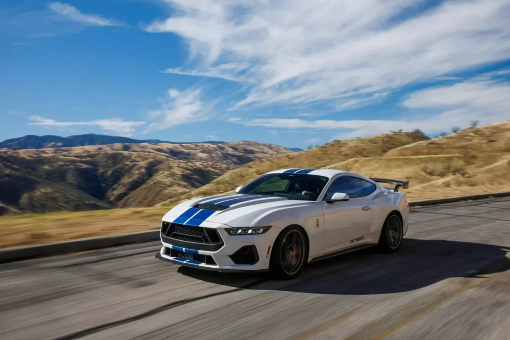 2025 Shelby GT350 Mustang 9 Motor16