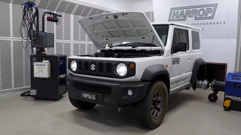 2025 Suzuki Jimny. Harrop Engineering. Imagen prueba.