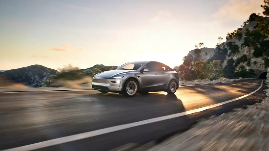 2025 Tesla Model Y Launch Series. Imagen movimiento.