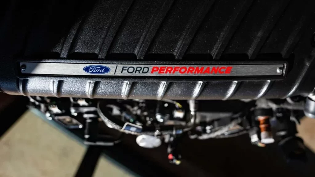 2025 Ford Performance. Crate Engines V8. Imagen detalle.