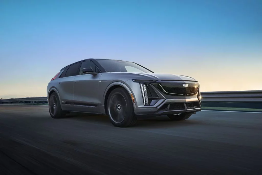 2026 cadillac lyriq v 2 Motor16