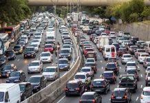 Las carreteras que debes usar para entrar y salir de Madrid sin pillar atascos por la A-5