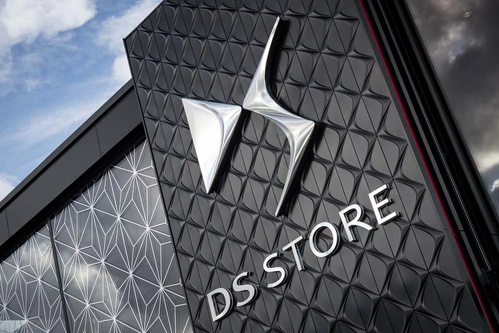 DS Store Ext©ThomasCortesi 12 Motor16