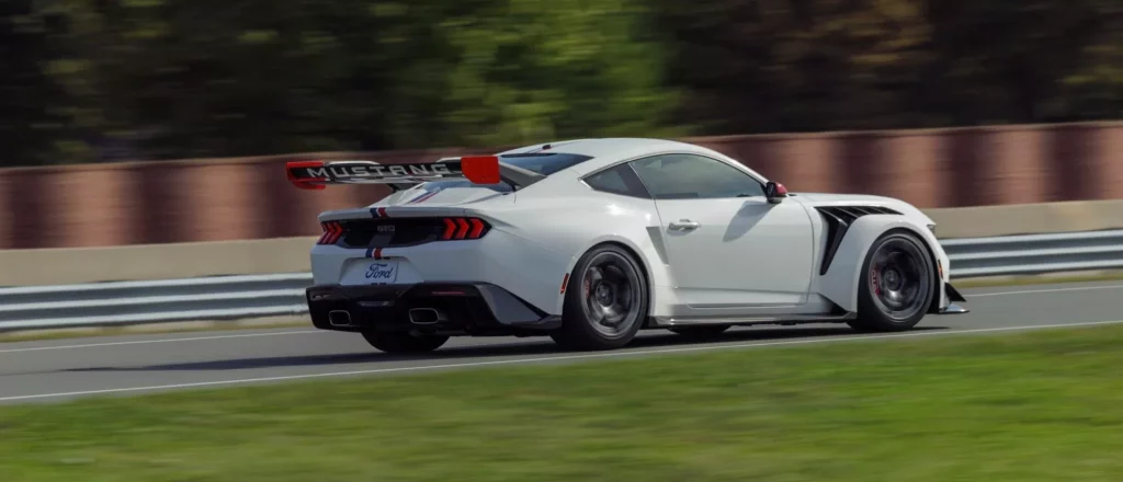 Ford Mustang GTD Spirit of America 9 Motor16