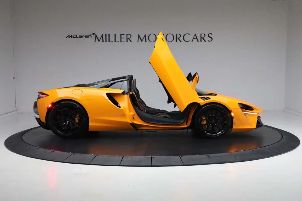 McLaren Artura Spider